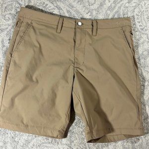 Mens UnTUCKit shorts size 32